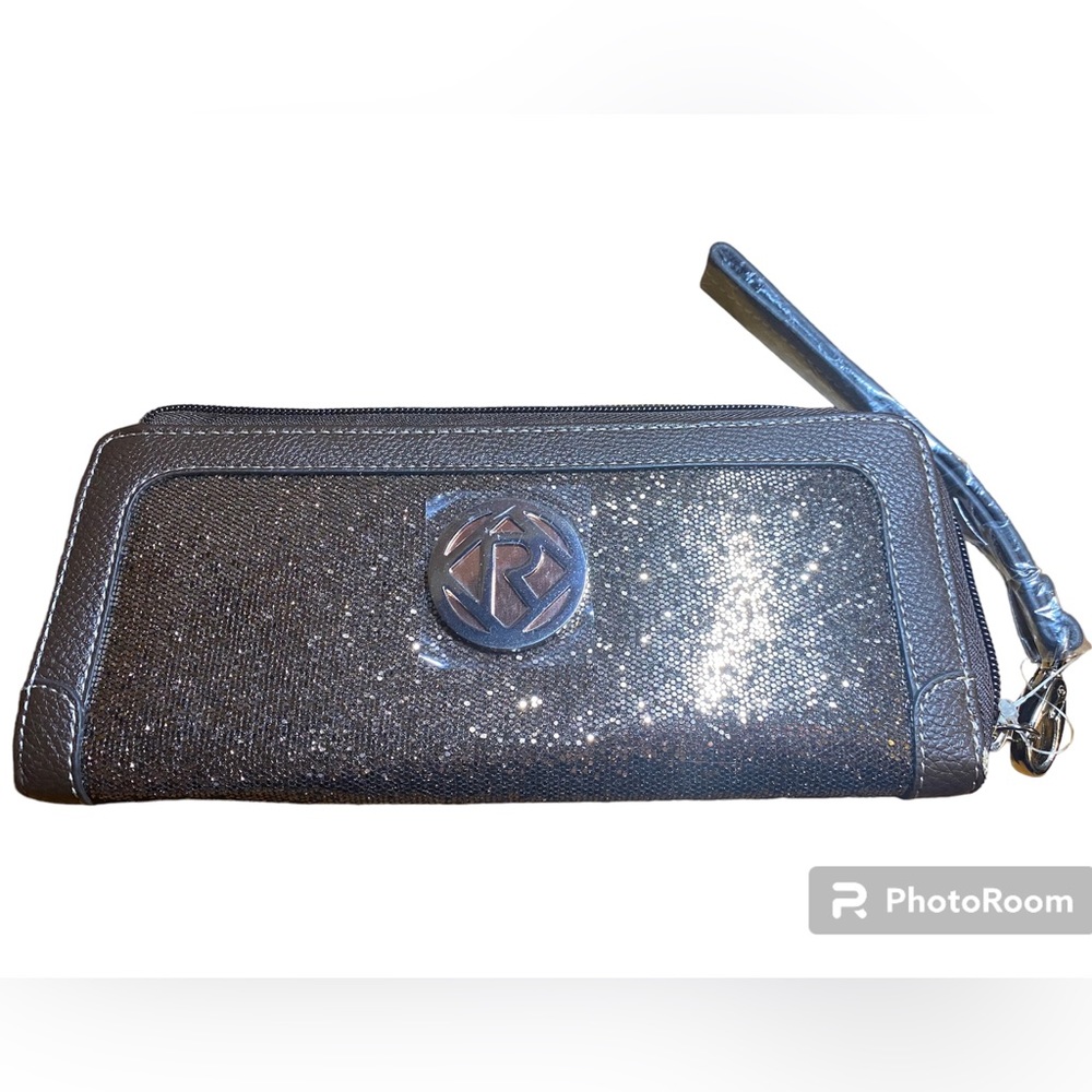 Relic Wristlet Clutch (NWT)